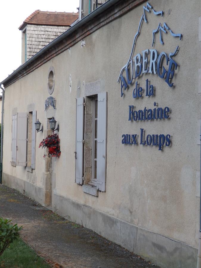 La Fontaine Aux Loups Hotell Saint-Sulpice-le-Dunois Exteriör bild