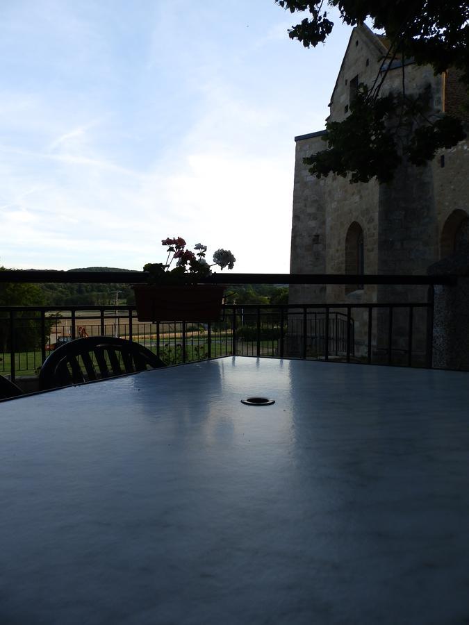 La Fontaine Aux Loups Hotell Saint-Sulpice-le-Dunois Exteriör bild